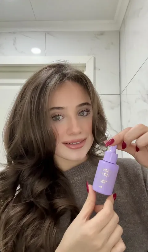 Creator opening Guney & Stem hair oil
