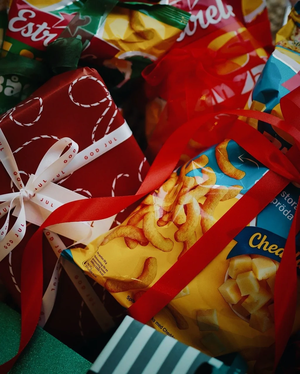 Estrella snack bags wrapped with festive ribbons